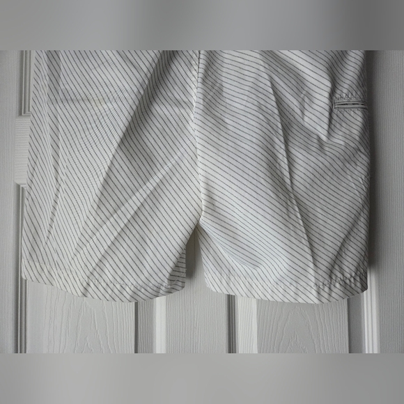 NWOT Vurt White Striped Men's Shorts Size  34W - Picture 9 of 11